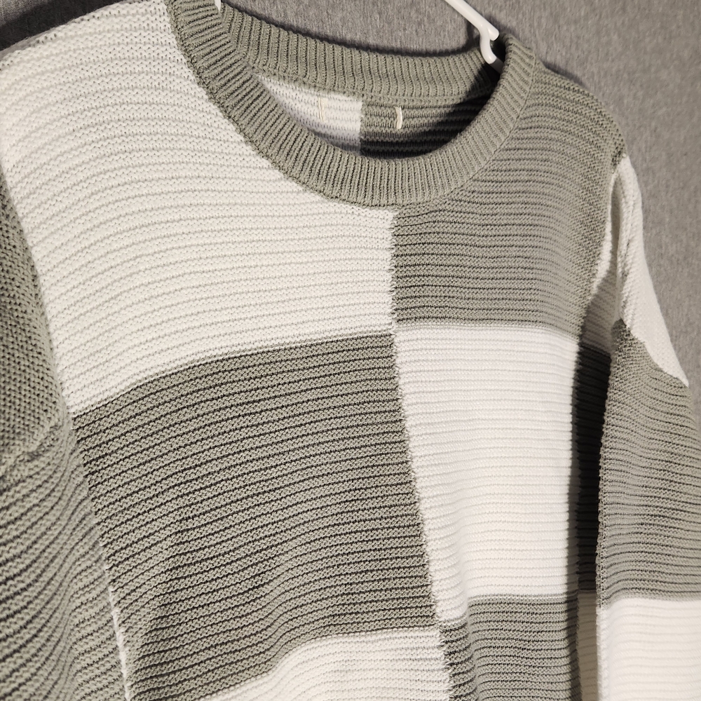 Green and White Checkered Sweater - Picture 2 of 3
